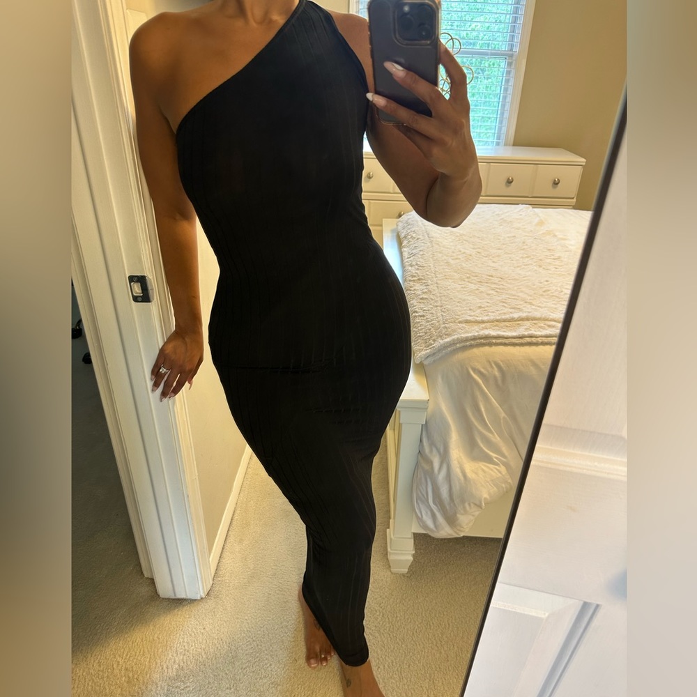 👗Stretchy One-Shoulder 👗 - Picture 3 of 5